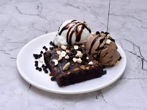 Hot Brownie Sundae