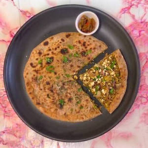 2 Gobi Paratha