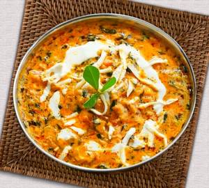 Cheesy Kaju Curry+ roti 
