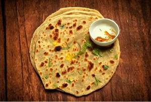 Gobi Paratha And Curd