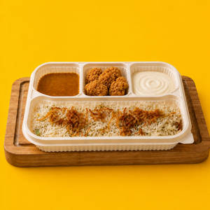 Fried chicken meal tray