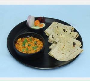 Methi papad sabji with tawa roti