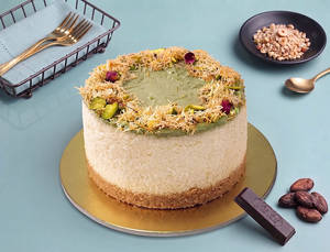 Kunafa Pistachio Baked Bento Cheese Cake (~250gm)