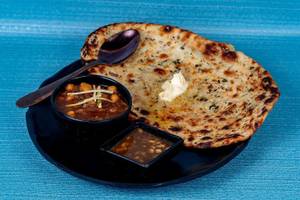 Special Amritsari Kulcha