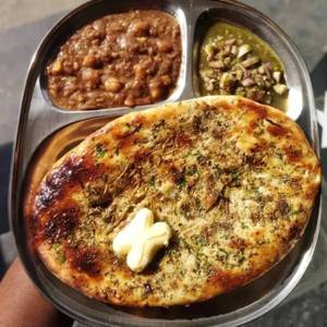 Special Amritsari Aloo Kulcha (1pc)