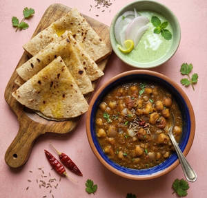 Chole + 3 Butter Chapati