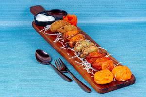 Veg Momos Platter