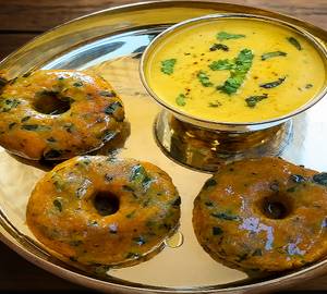 Rajasthani kadhi dhokla