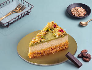 Kunafa Pistachio Baked Cheese Pastry (~100gm)