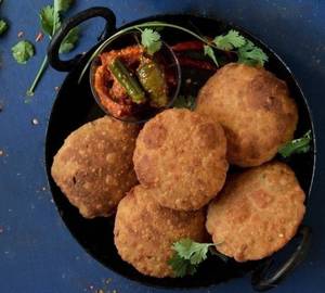 Aalu Ki Kachori+ Dahi (4Pc )