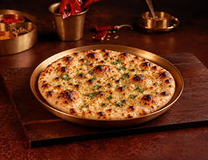 Butter Garlic Naan (1 Pc)