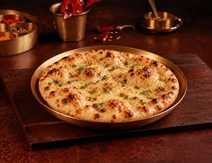 Cheese Garlic Naan (1 Pc)