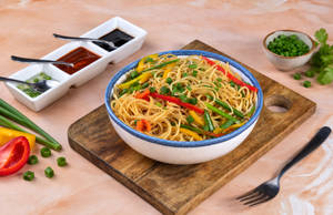 Veg Hakka Noodles