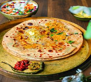 Mooli Butter Paratha With Pickle