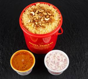 Bucket Chicken Biriyani (Servs 6)