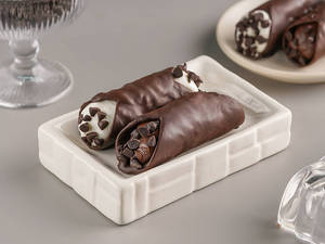Chocolate & Vanilla Cannoli