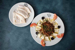Hummus With Chicken