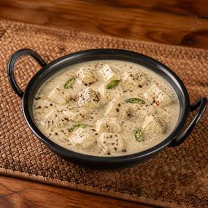 Paneer Kali Mirch In White Gravy