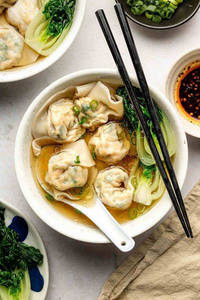 Chicken Bow Barracks Handmade Wonton Soup (270 Kcal)