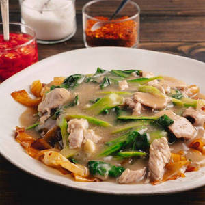 Chicken Silky Cantonese Gravy Noodles Silky Cantonese Gravy Noodles