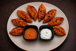 Tandoori Paneer Momos (8 Pieces)
