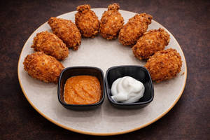 Kurkure Paneer Momos (8 Pieces)