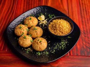 Club Kachori 5 Pcs with bhujia