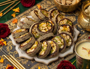 Anjeer Roll