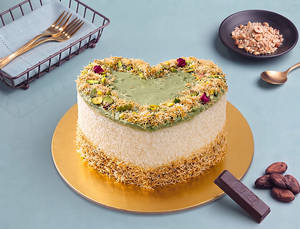 Kunafa Pistachio Baked Heart Shape Bento Cheese Cake (~250gm)