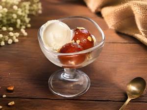 Gulab Jamun With Ice Cream