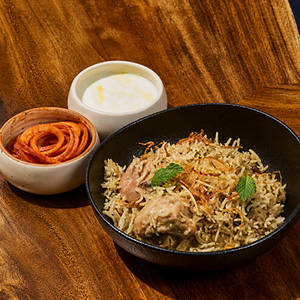 Murgh Yakhni Pulao, Saffron Raita