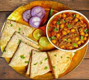 Chole Roti Thali