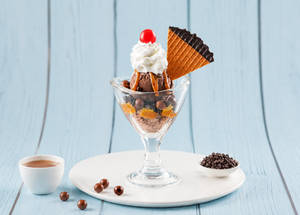 Gooey Belgian Chocolate Crunch Sundae