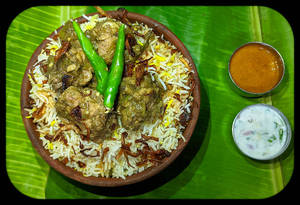 Guntur Pachi Mirchi Kodi Dum Biryani