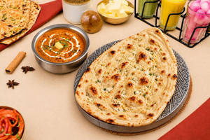 Cottage Cheese Naan With Gravy Combo