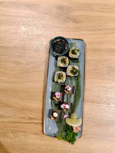 Assorted Veg Sushi (4 Pcs Each)