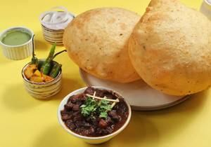 Special Chole Bhature With Paneer