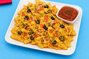 Nachos With Salsa Dip