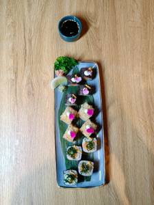 Assorted Veg Family Sushi (4 Pcs Each)