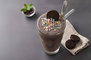 Oreo Bubblegum Thick Shake