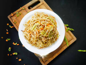 Veg Hakka Chowmein Dry