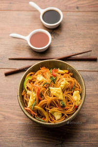 Egg Hakka Noodles