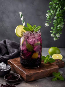 Kala Khatta Mojito