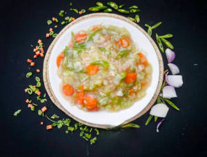 Veg Cantonese Chowmein Gravy