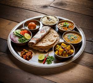 Veg Deluxe Thali