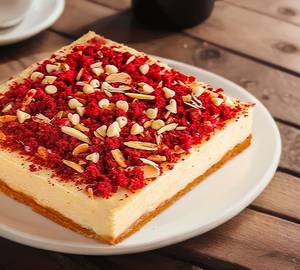 Red Velvet Cheesecake Square 500 Gm