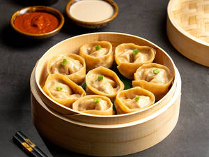 Whole Wheat Steamed Soya Momos (8 Pcs)