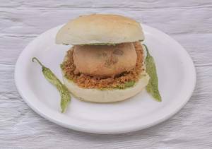 C,asscial Mumbai Vadapav