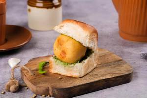 Classical Mumbai Vada Pav