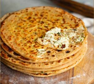 Paneer Paratha And Dahi [2 Pieces]